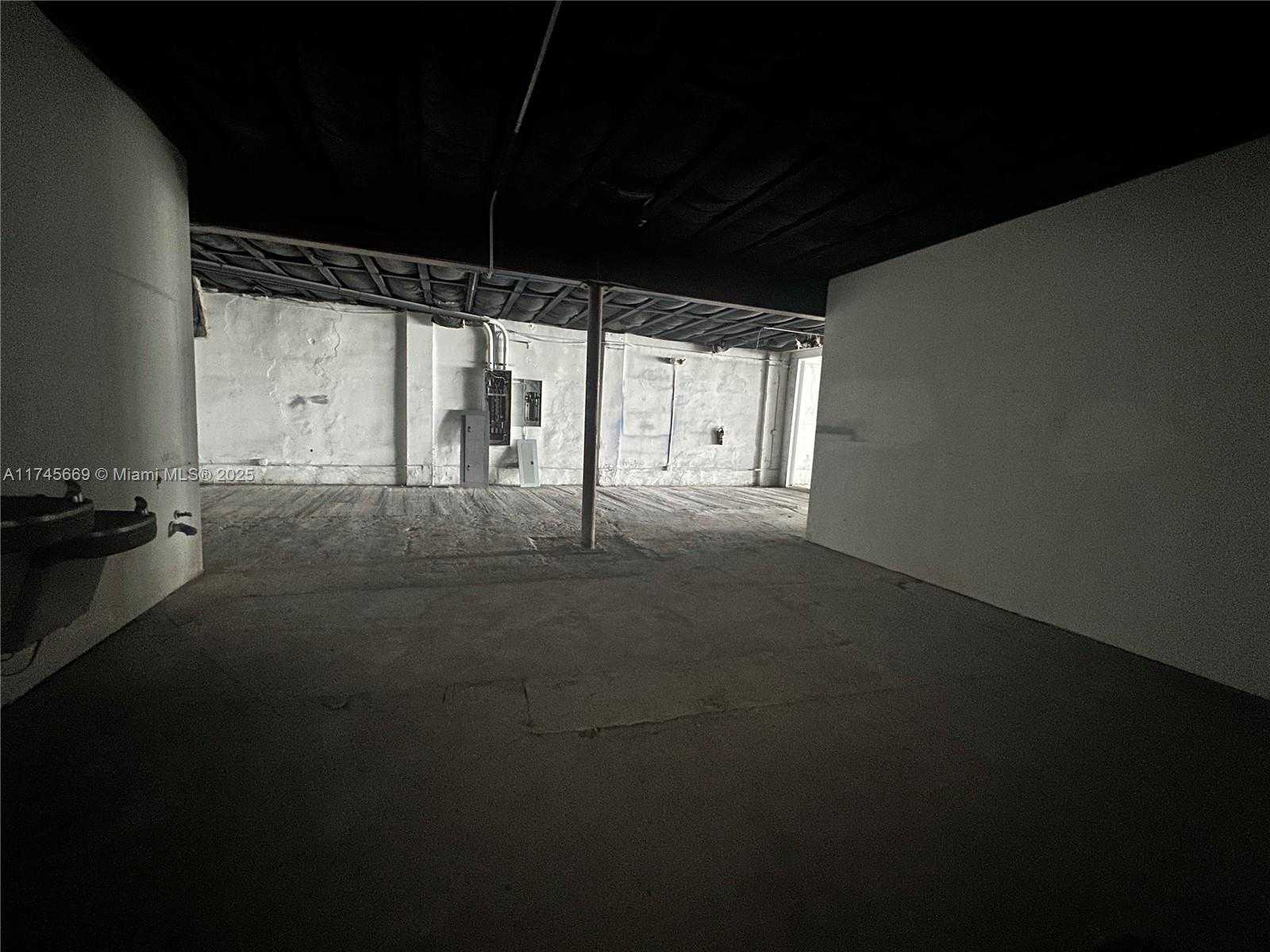 Small Image of 2020 HARRISON ST, Hollywood Number 10