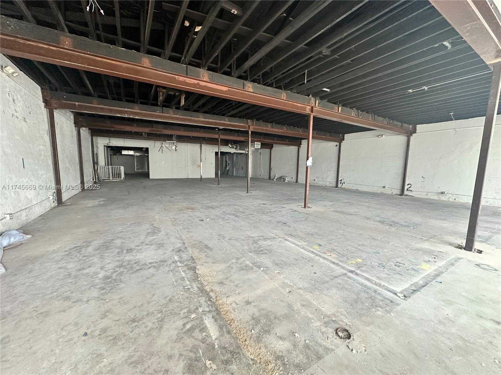 Small Image of 2020 HARRISON ST, Hollywood Number 6