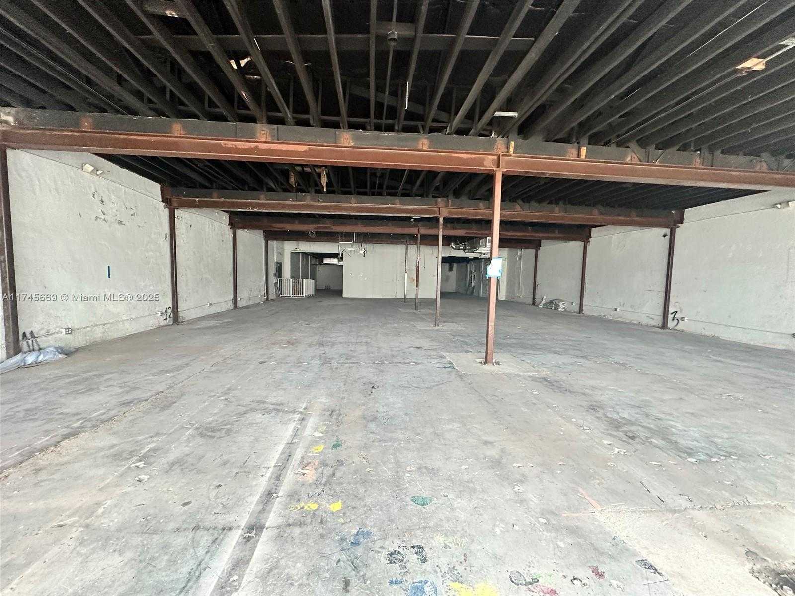 Small Image of 2020 HARRISON ST, Hollywood Number 7