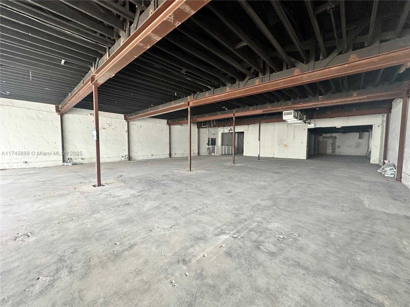 Small Image of 2020 HARRISON ST, Hollywood Number 8