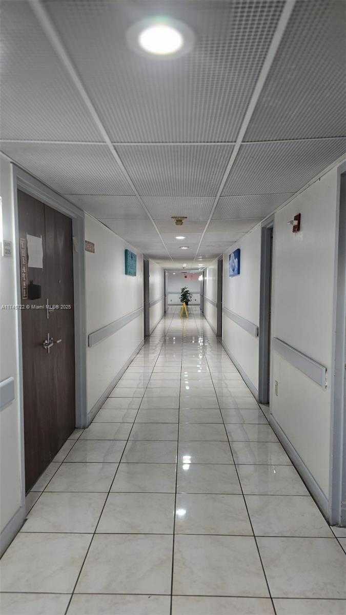 Small Image of 13499 Biscayne Blvd, North Miami, FL 33181, USA Number 10