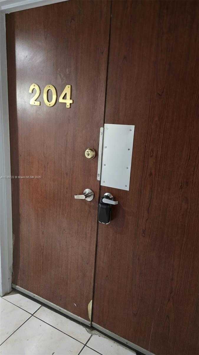 Small Image of 13499 Biscayne Blvd, North Miami, FL 33181, USA Number 11