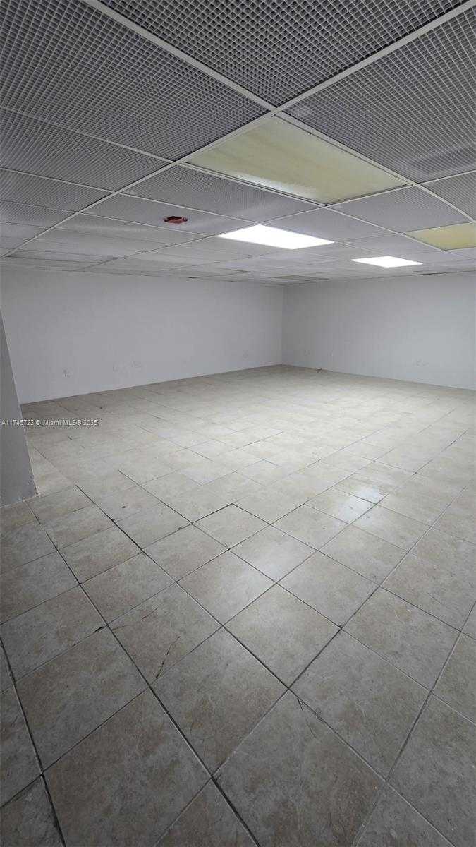 Small Image of 13499 Biscayne Blvd, North Miami, FL 33181, USA Number 2