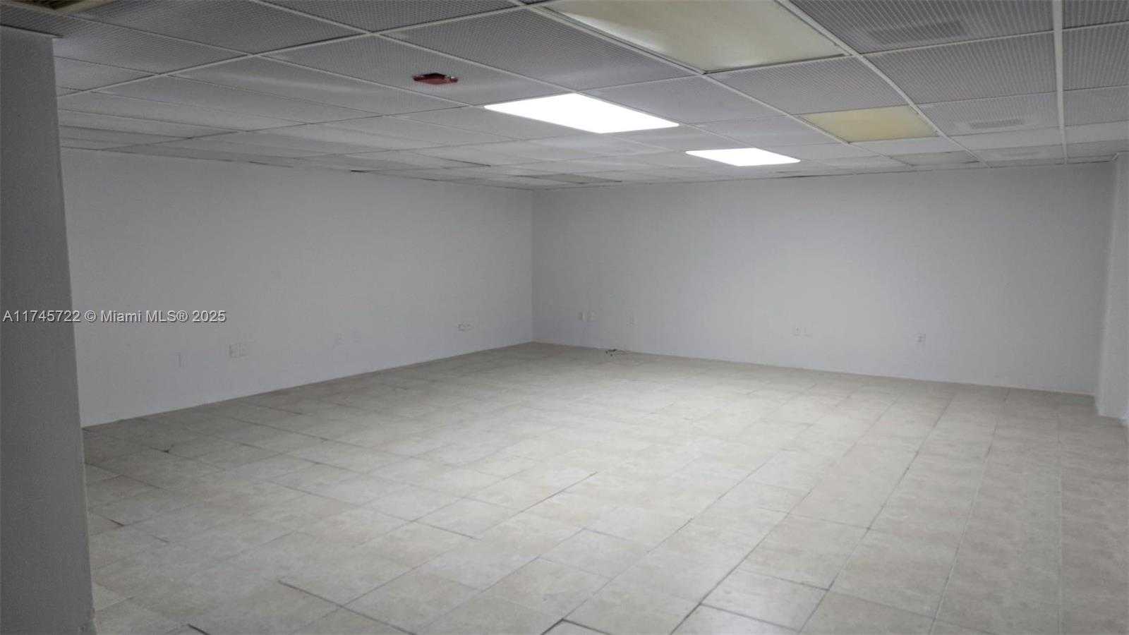 Small Image of 13499 Biscayne Blvd, North Miami, FL 33181, USA Number 4