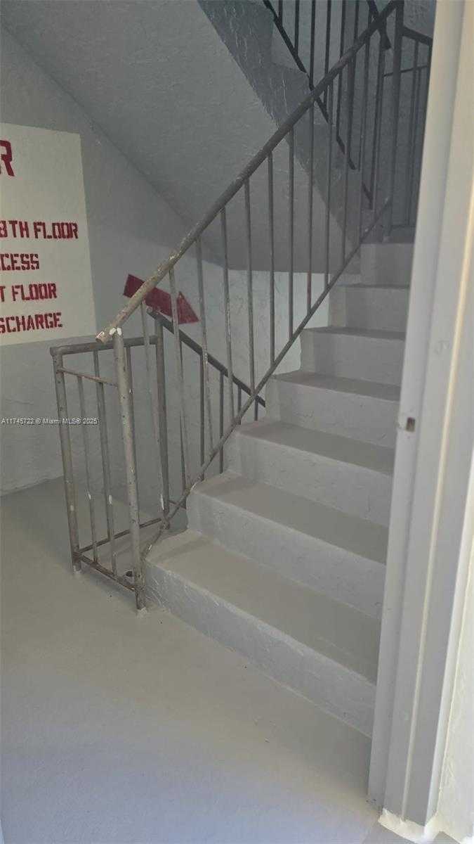 Small Image of 13499 Biscayne Blvd, North Miami, FL 33181, USA Number 6
