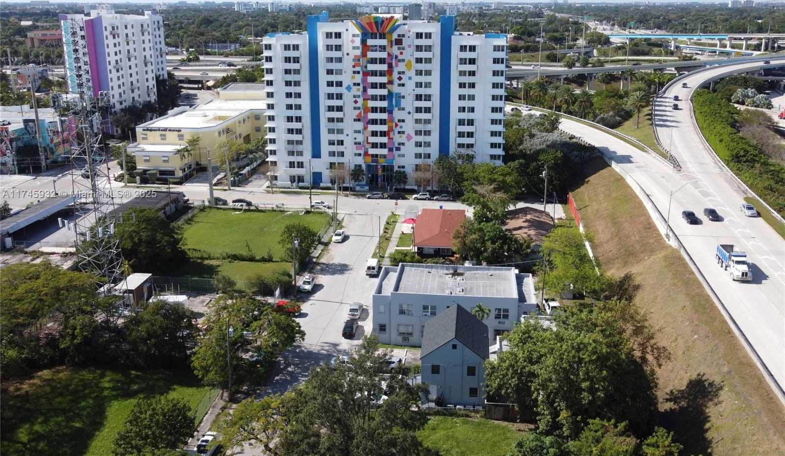 Small Image of 321 NORTH WEST 37TH ST, Miami Number 12