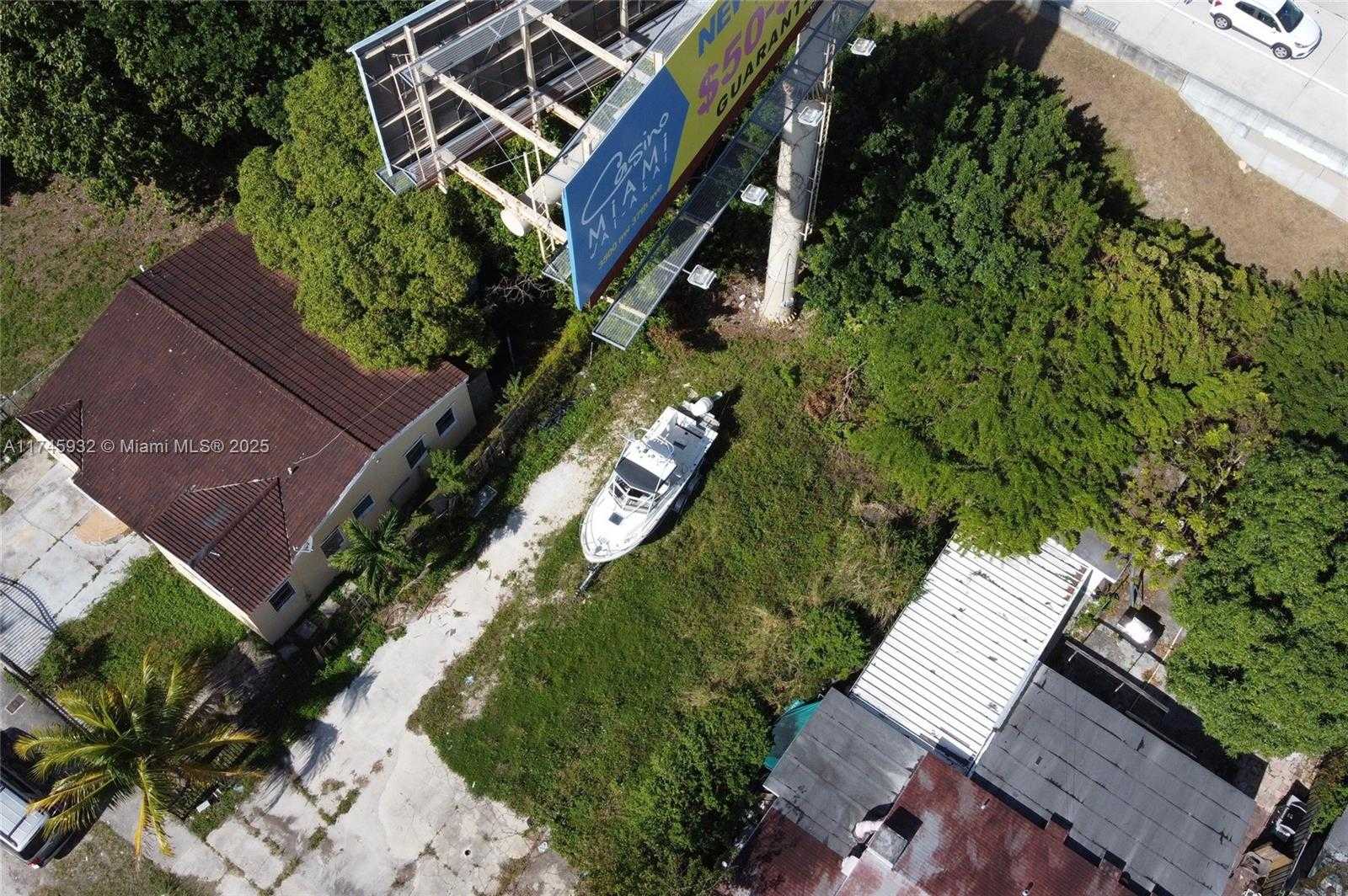 Small Image of 321 NORTH WEST 37TH ST, Miami Number 2