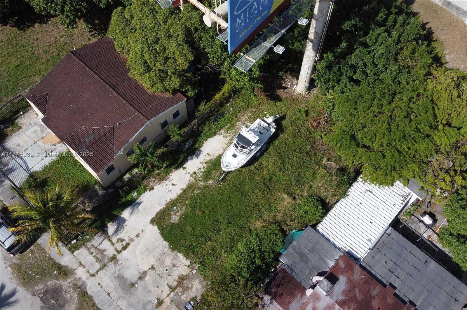 Small Image of 321 NORTH WEST 37TH ST, Miami Number 3