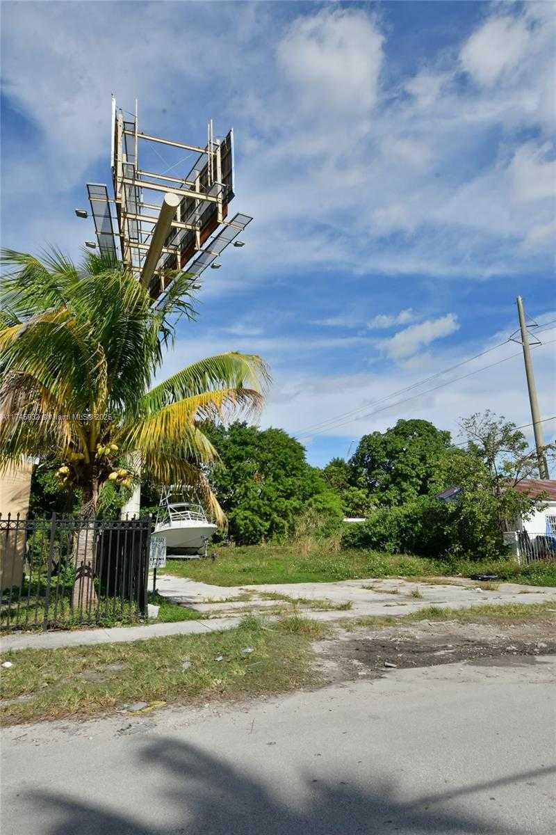 Small Image of 321 NORTH WEST 37TH ST, Miami Number 35