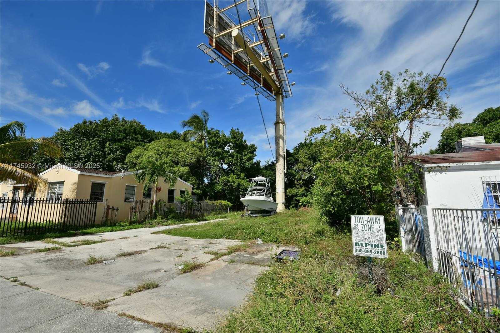 Small Image of 321 NORTH WEST 37TH ST, Miami Number 36