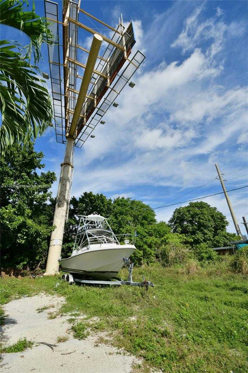 Small Image of 321 NORTH WEST 37TH ST, Miami Number 39