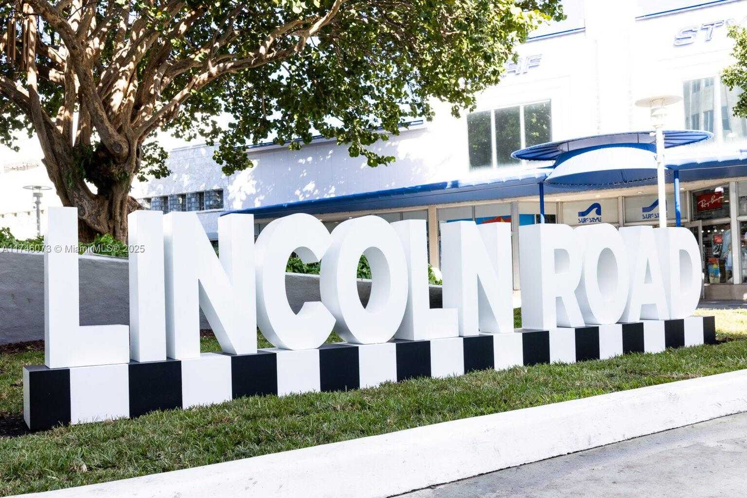 Small Image of 420 LINCOLN ROAD #200, Miami Beach Number 2