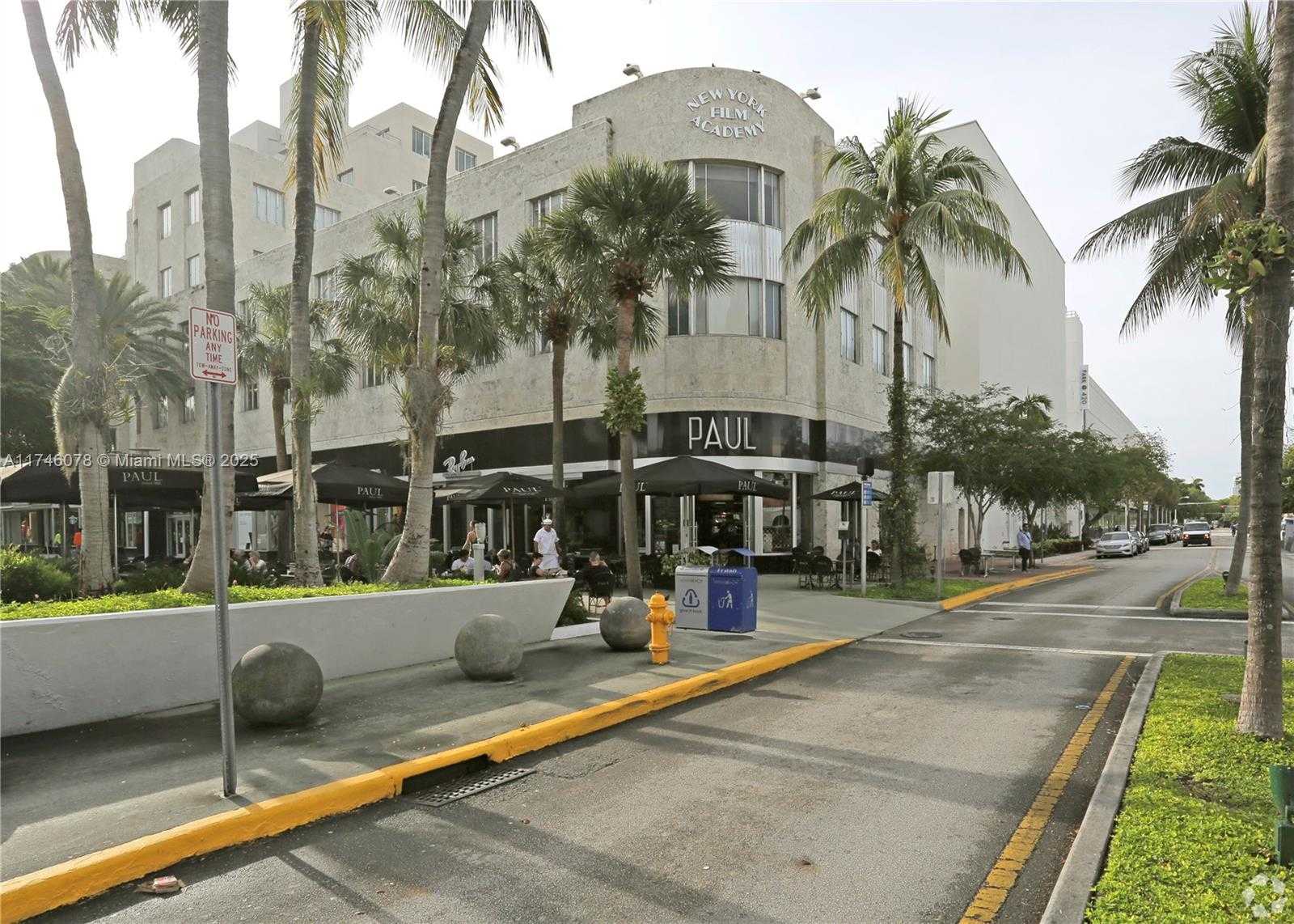 Small Image of 420 LINCOLN ROAD #215, Miami Beach Number 2