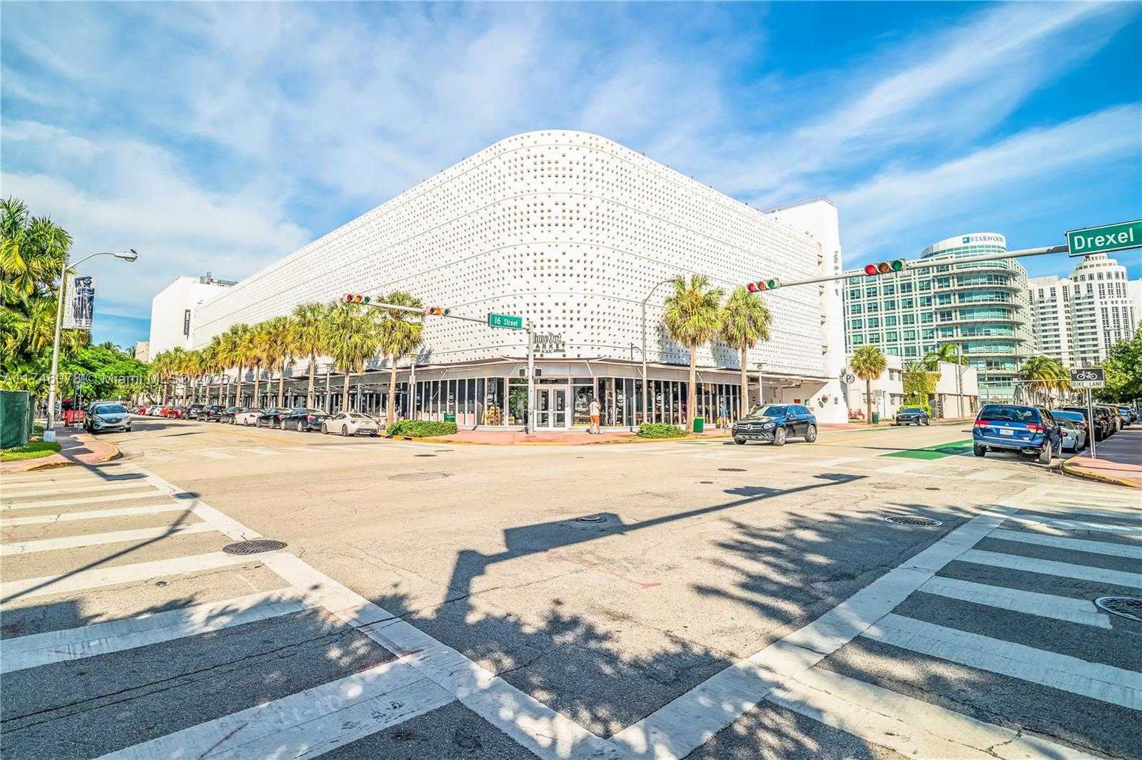 Small Image of 420 LINCOLN ROAD #215, Miami Beach Number 4