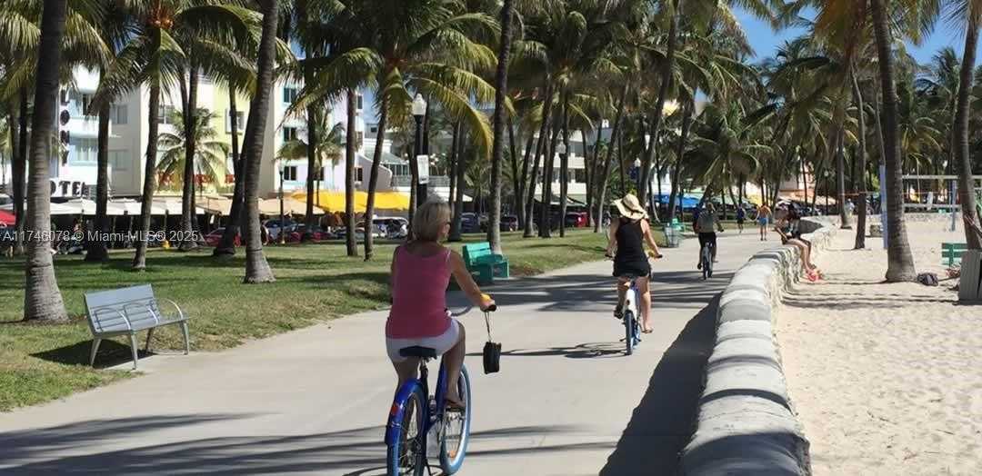 Small Image of 420 LINCOLN ROAD #215, Miami Beach Number 7