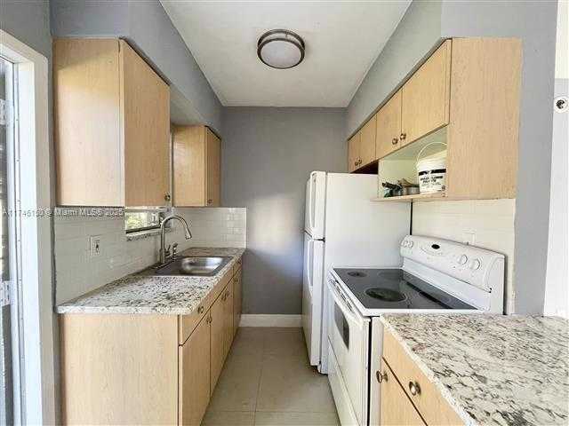 Small Image of 1217 NORTH EAST 127TH ST, North Miami Number 5