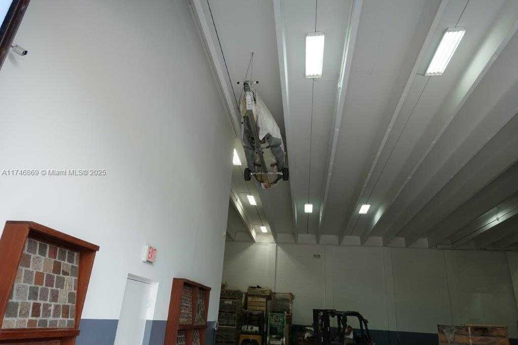 Small Image of 6130 NORTH EAST 4TH CT, Miami Number 20