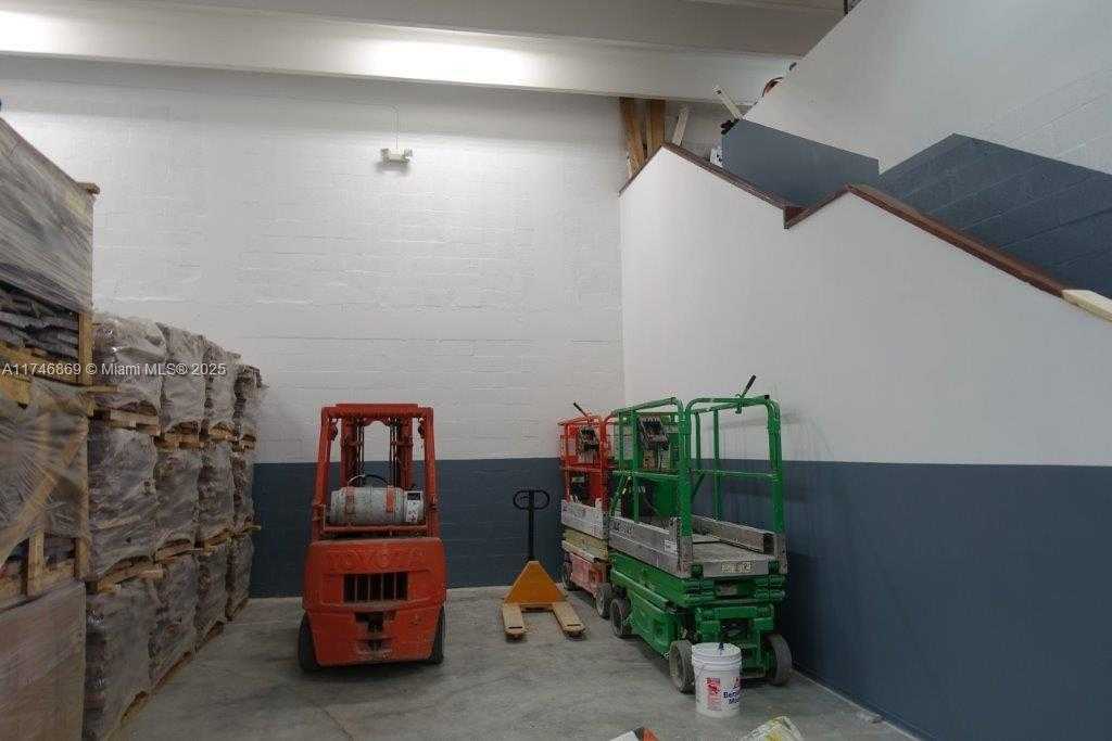 Small Image of 6130 NORTH EAST 4TH CT, Miami Number 23