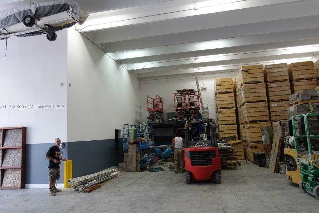 Small Image of 6130 NORTH EAST 4TH CT, Miami Number 26