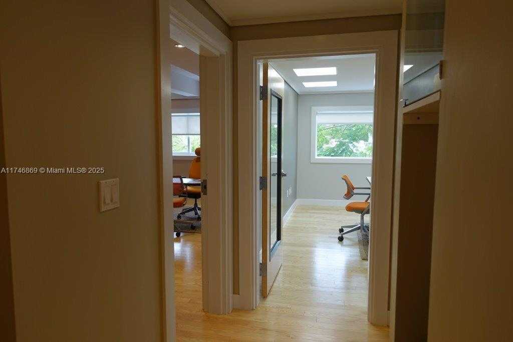 Small Image of 6130 NORTH EAST 4TH CT, Miami Number 8