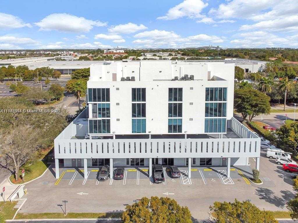 Small Image of 10450 NORTH WEST 33RD ST #304, Doral Number 2