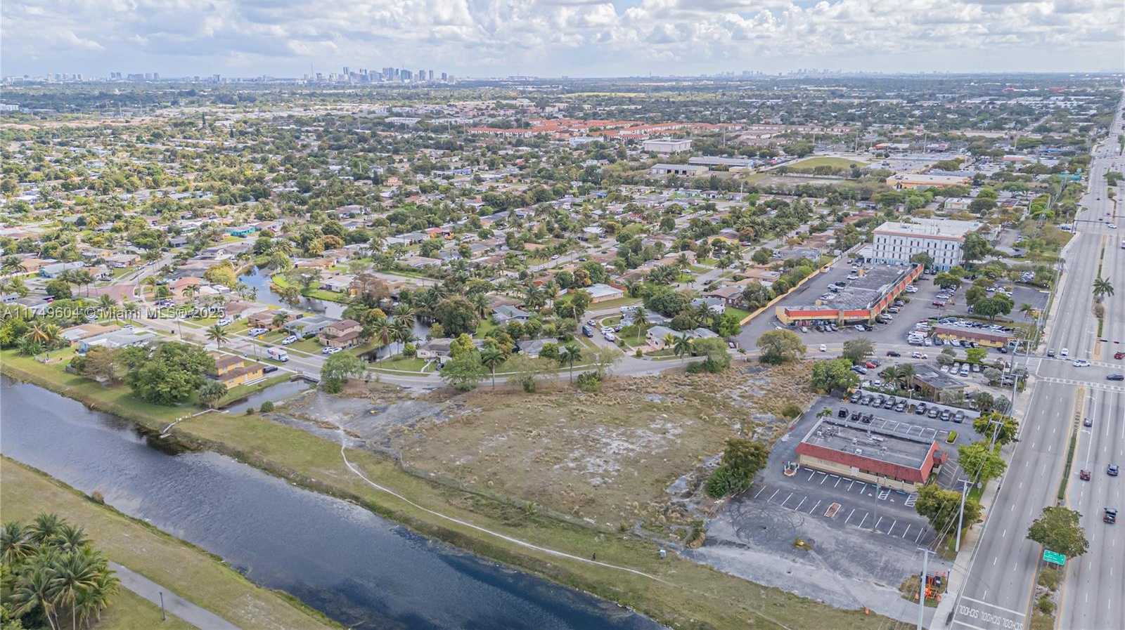 Small Image of 3900 NORTH WEST 37TH ST, Lauderdale Lakes Number 11