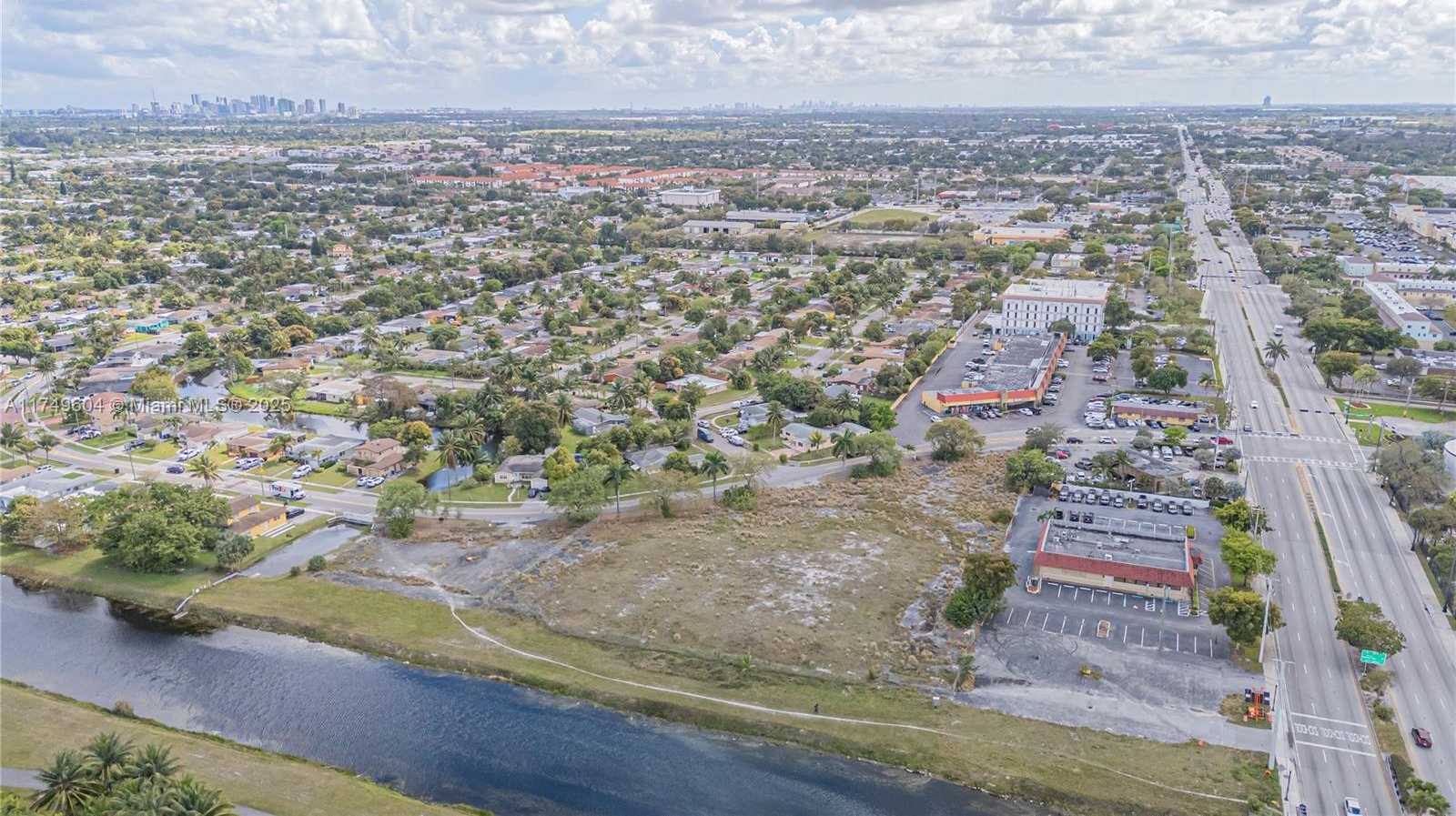 Small Image of 3900 NORTH WEST 37TH ST, Lauderdale Lakes Number 2