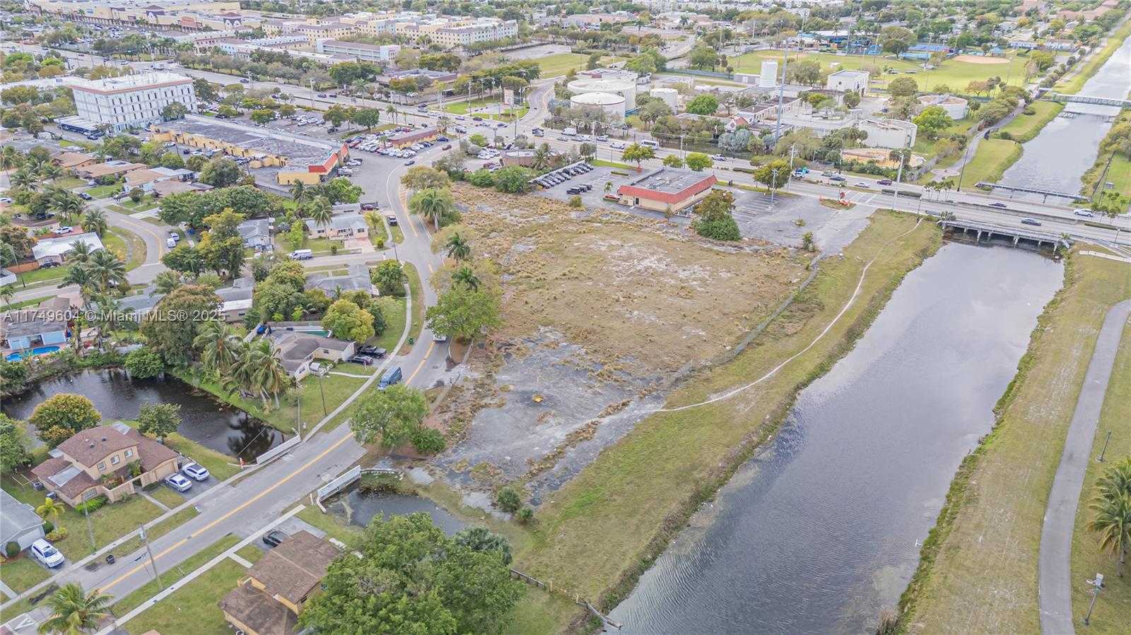 Small Image of 3900 NORTH WEST 37TH ST, Lauderdale Lakes Number 3