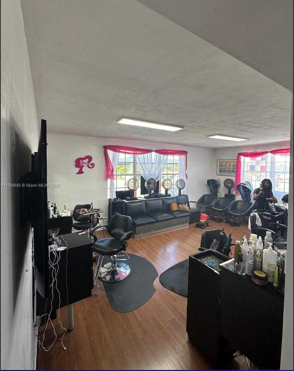 Small Image of 6400 Pembroke Rd, Miramar, FL 33023, USA Number 5
