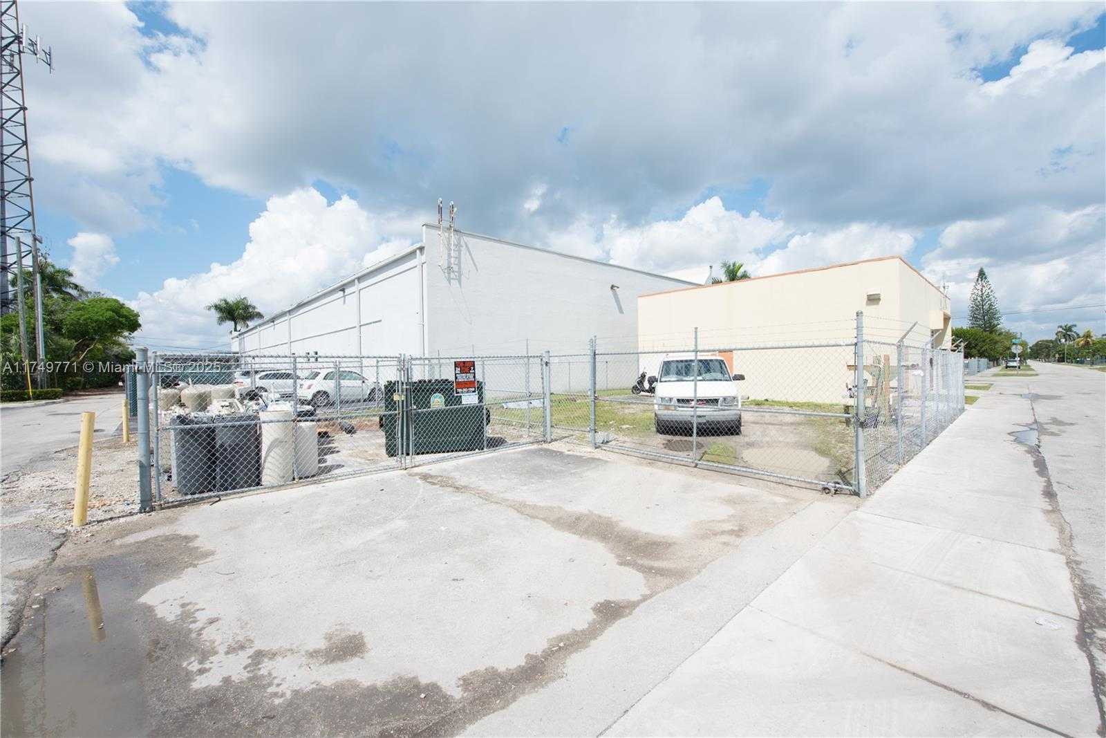 Small Image of 504 WEST MOWRY DR, Homestead Number 19