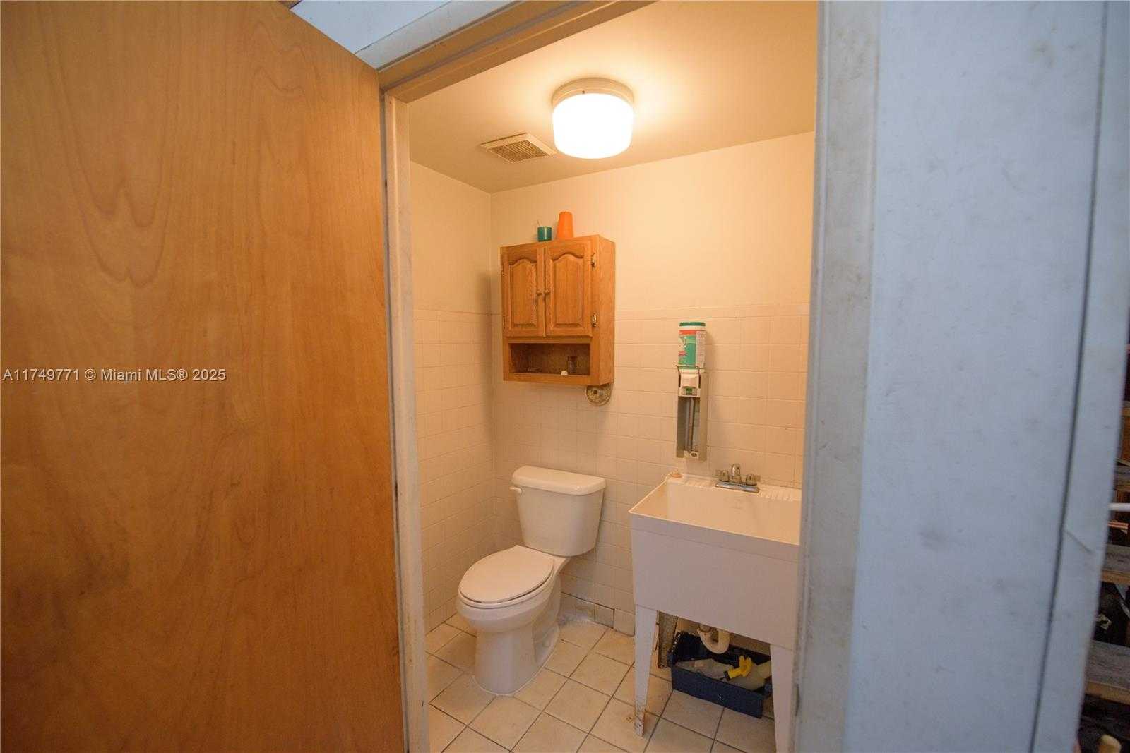Small Image of 504 WEST MOWRY DR, Homestead Number 7