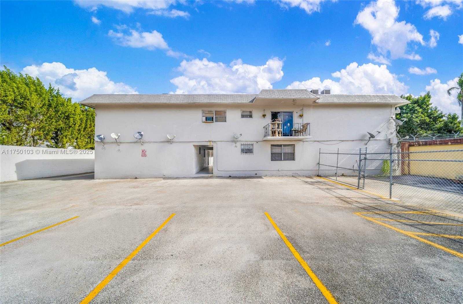 Small Image of 13240 PORT SAID RD, Opa-Locka Number 10