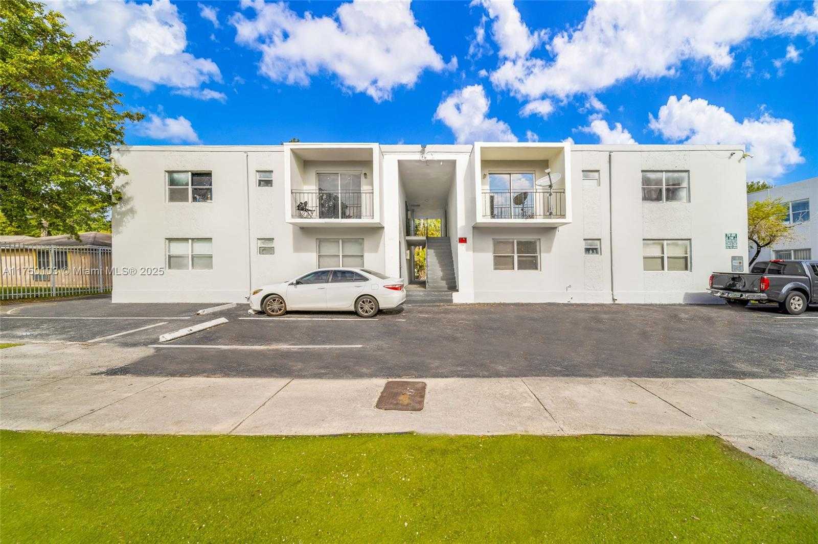 Small Image of 13240 PORT SAID RD, Opa-Locka Number 33