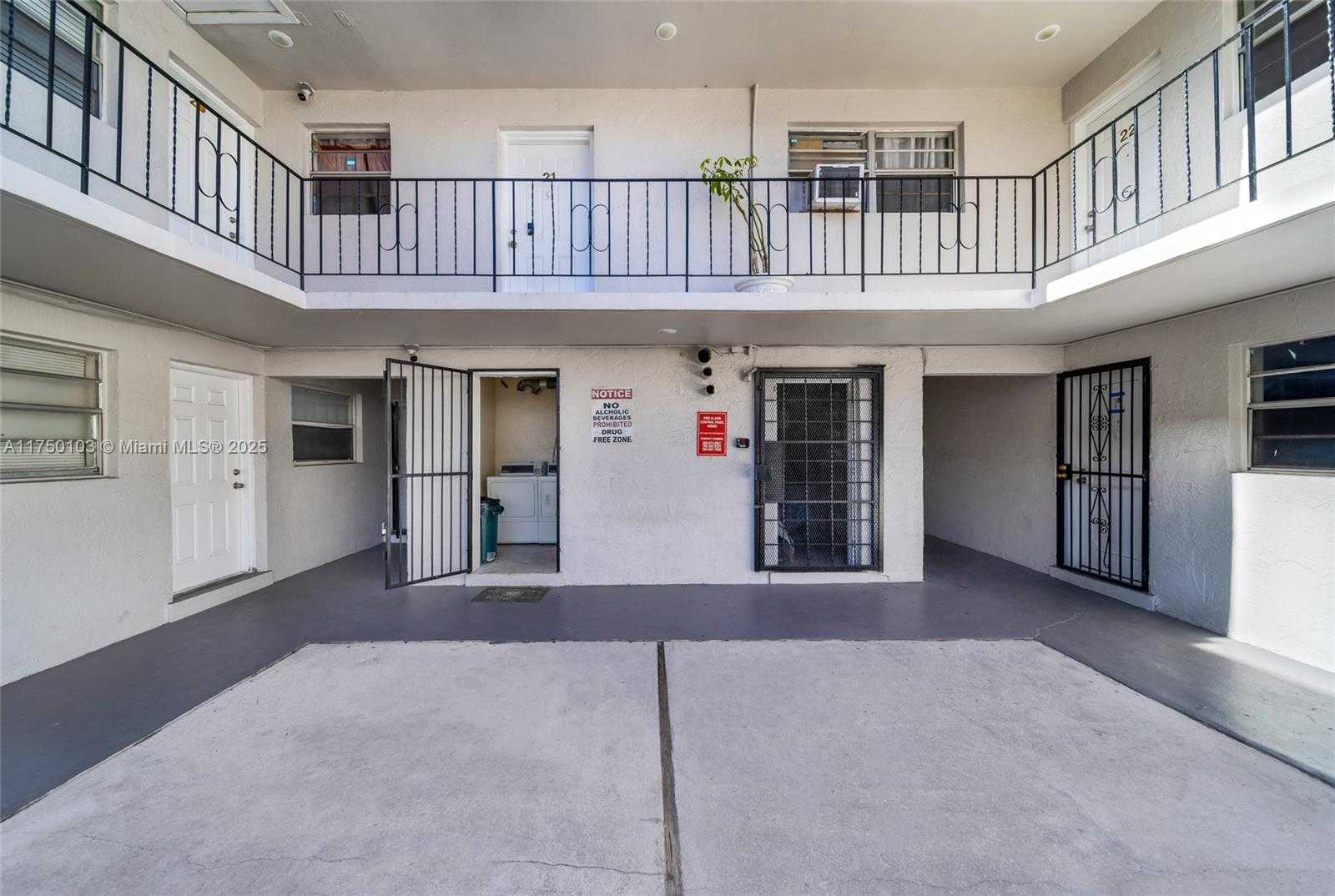 Small Image of 13240 PORT SAID RD, Opa-Locka Number 8