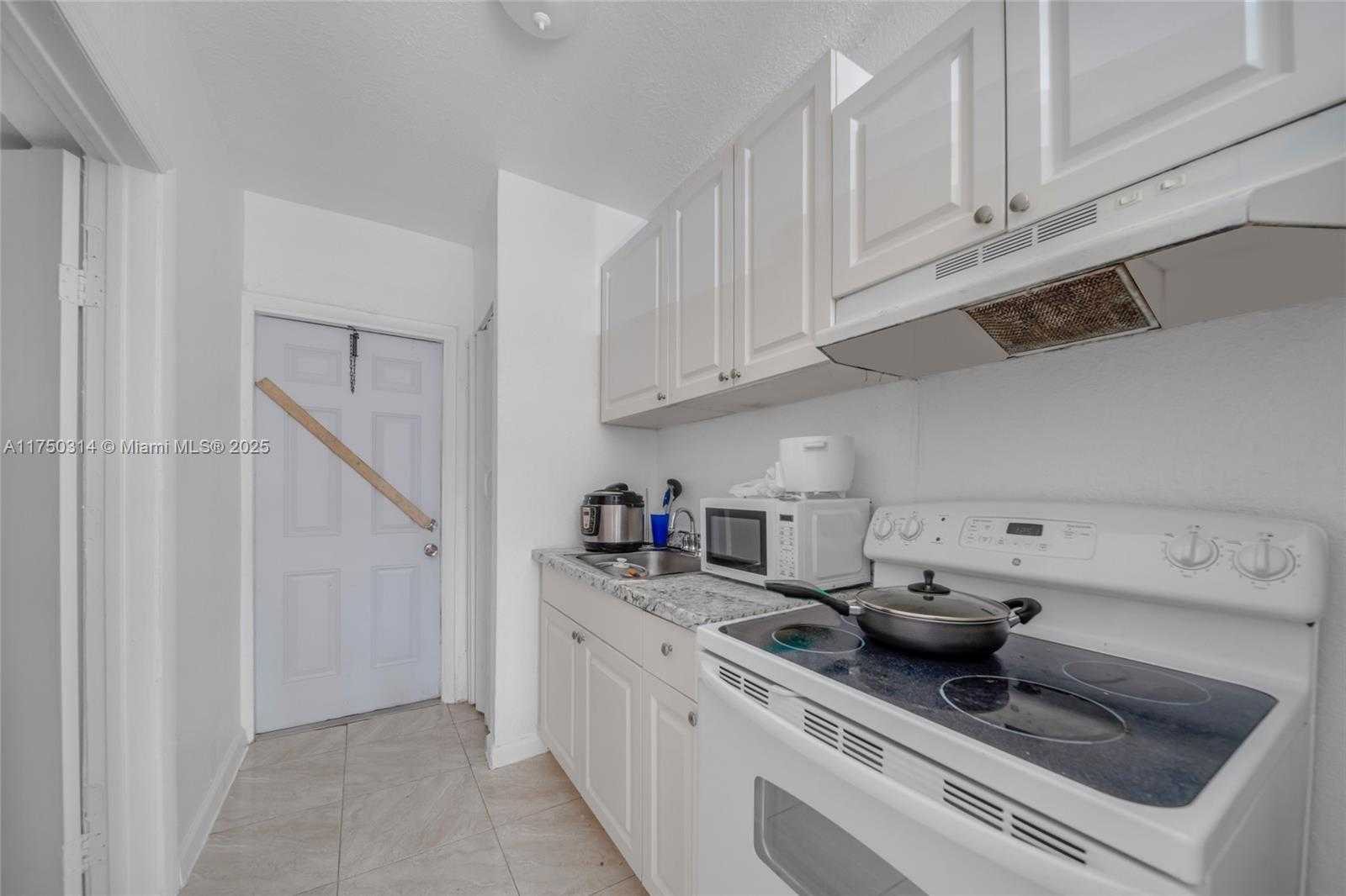Small Image of 1331 Sharazad Blvd, Opa-locka, FL 33054, USA Number 11