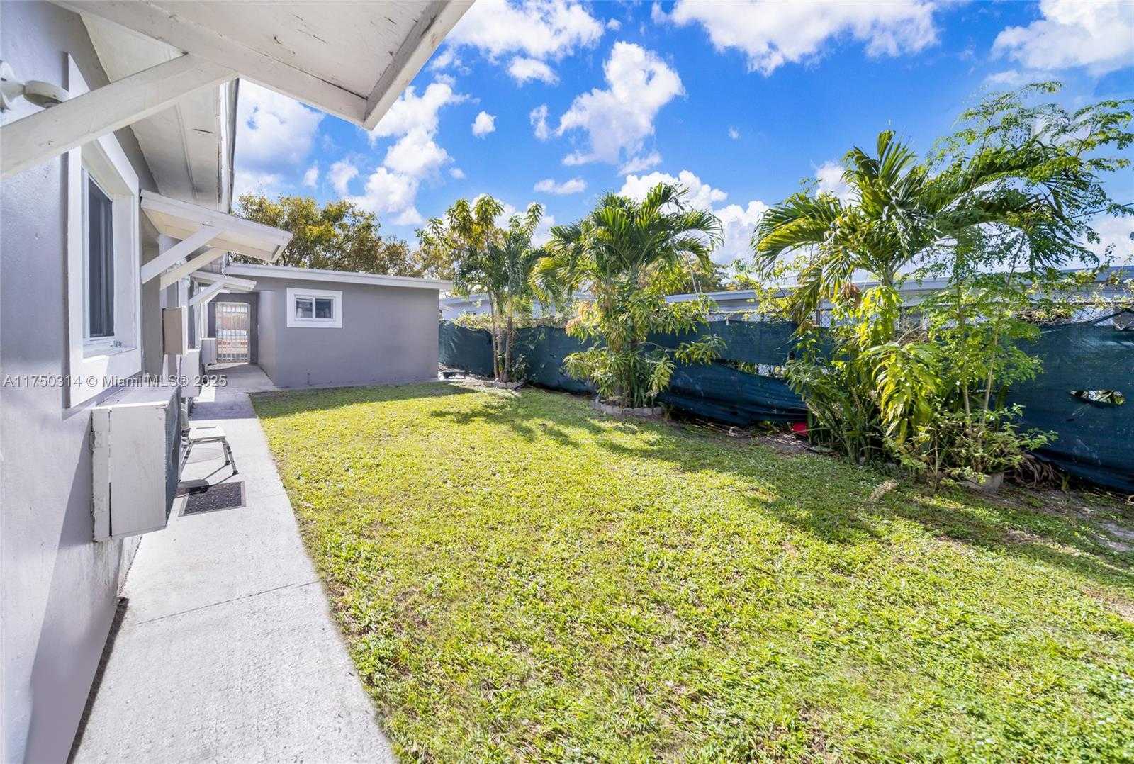 Small Image of 1331 Sharazad Blvd, Opa-locka, FL 33054, USA Number 21