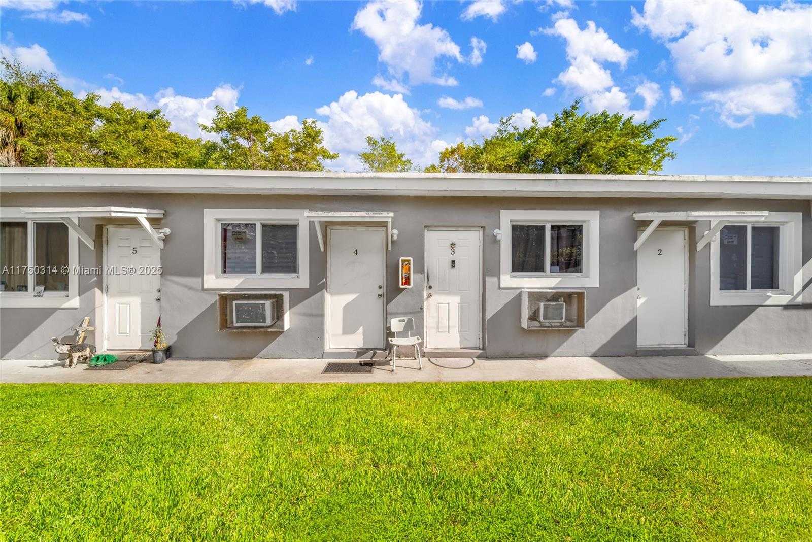 Small Image of 1331 Sharazad Blvd, Opa-locka, FL 33054, USA Number 22