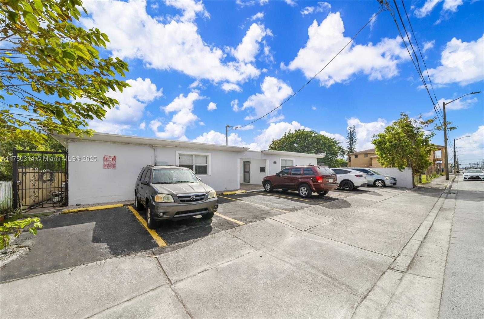 Small Image of 1331 Sharazad Blvd, Opa-locka, FL 33054, USA Number 37