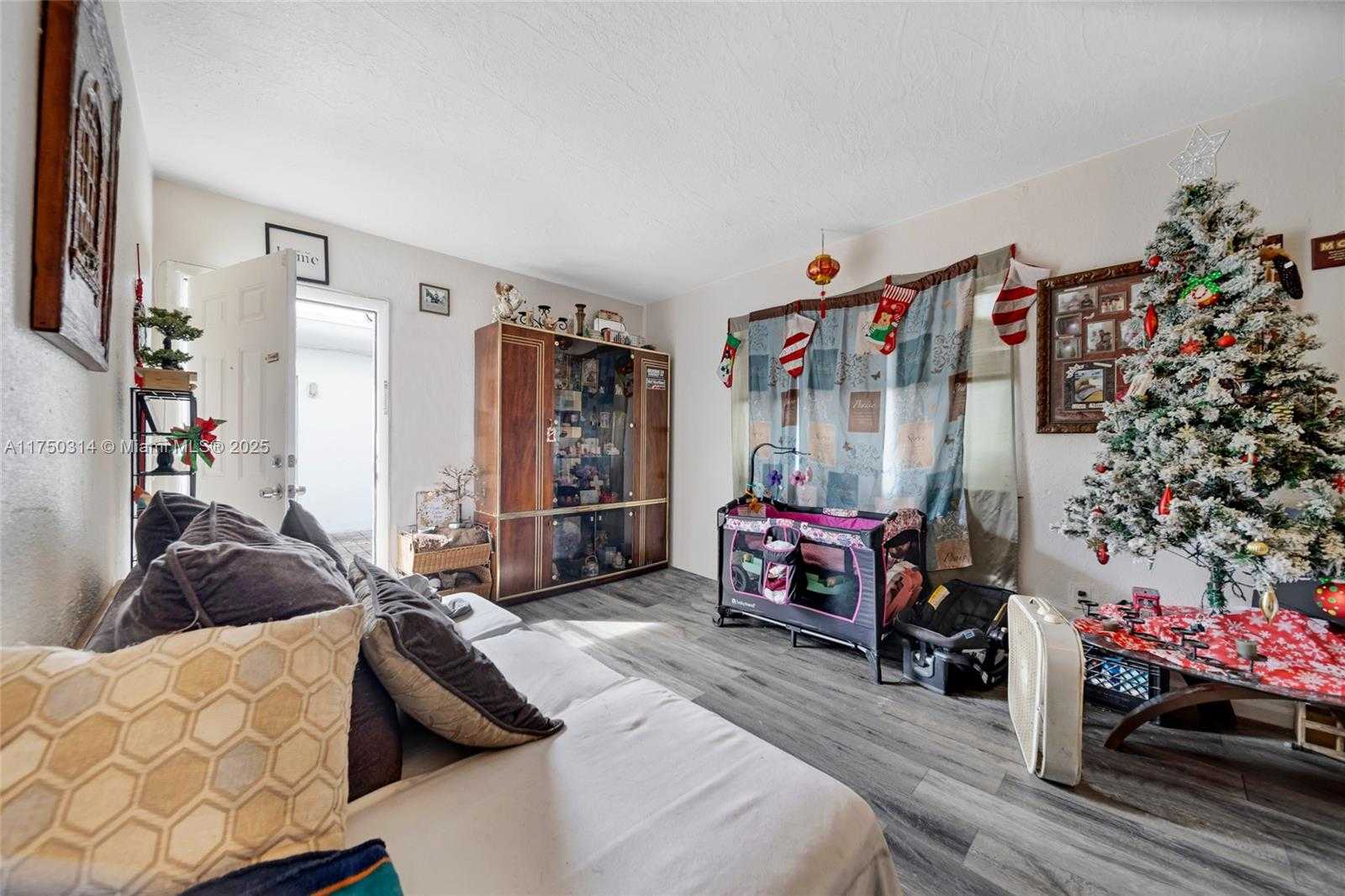 Small Image of 1331 Sharazad Blvd, Opa-locka, FL 33054, USA Number 42