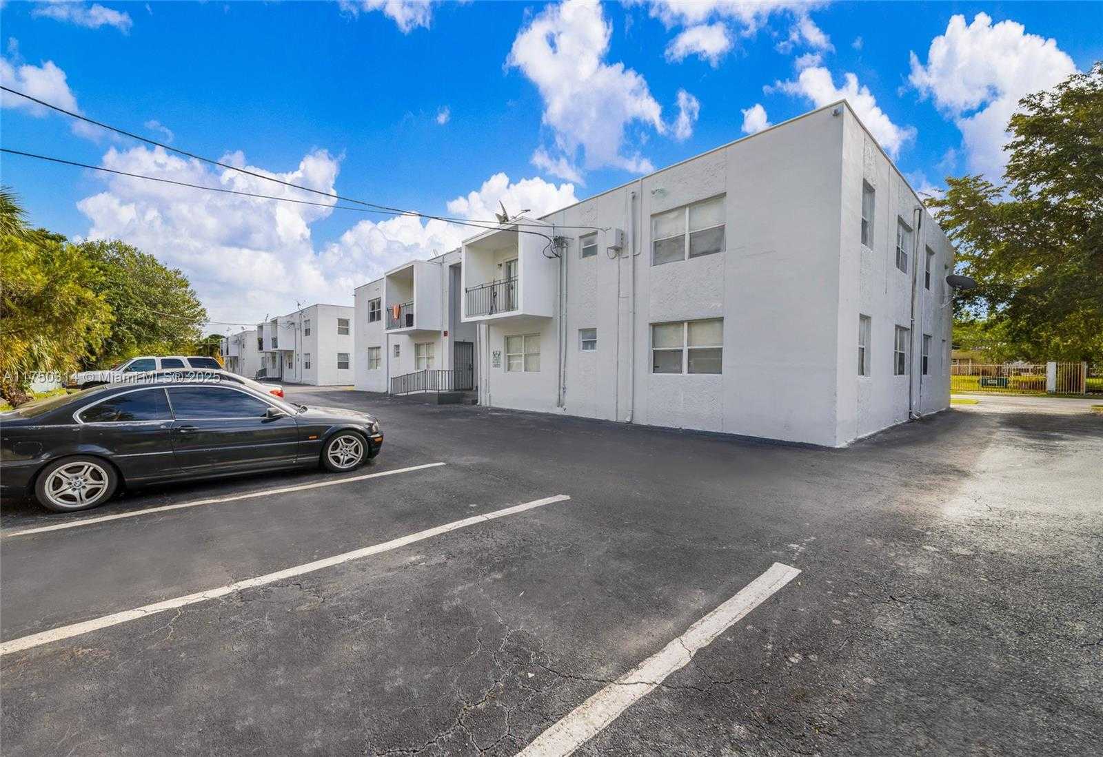 Small Image of 1331 Sharazad Blvd, Opa-locka, FL 33054, USA Number 55