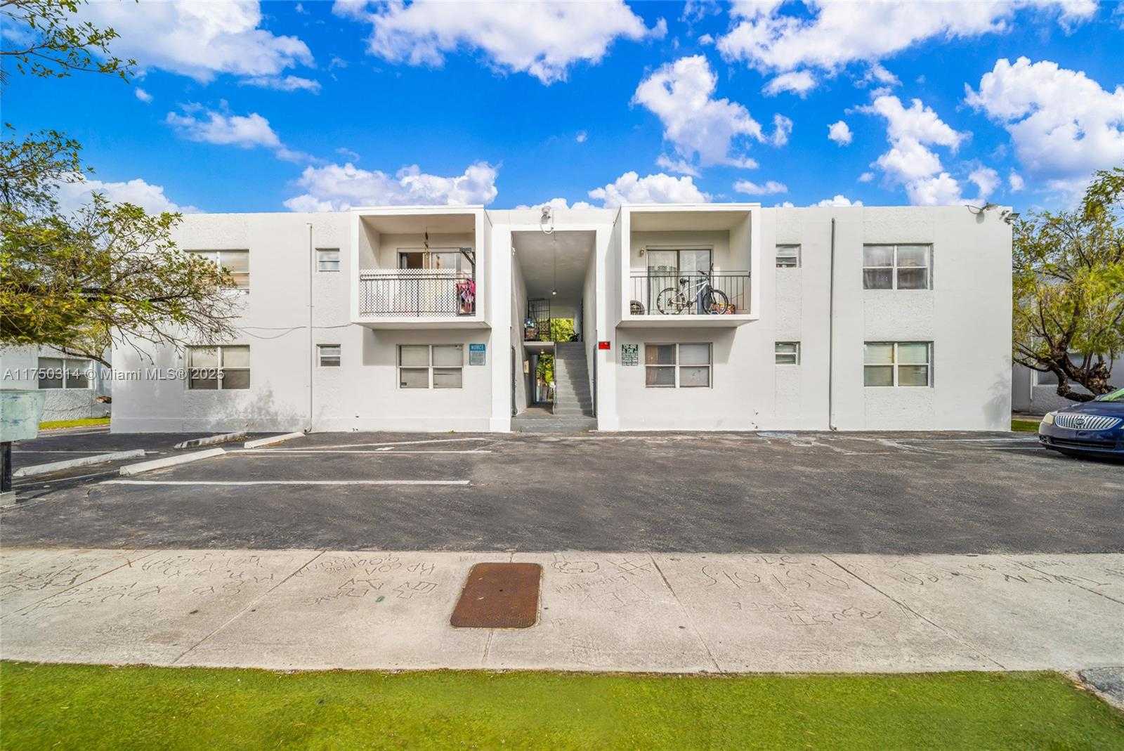 Small Image of 1331 Sharazad Blvd, Opa-locka, FL 33054, USA Number 59