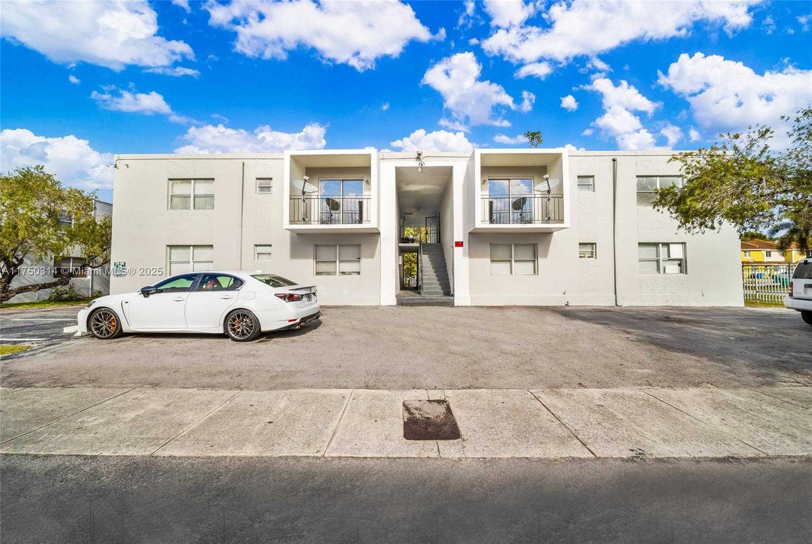 Small Image of 1331 Sharazad Blvd, Opa-locka, FL 33054, USA Number 61