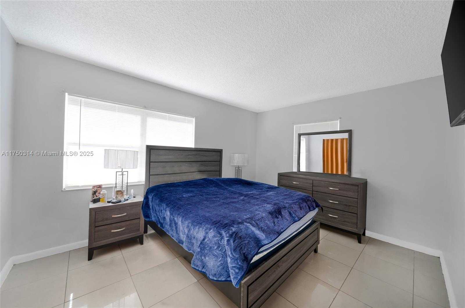 Small Image of 1331 Sharazad Blvd, Opa-locka, FL 33054, USA Number 68