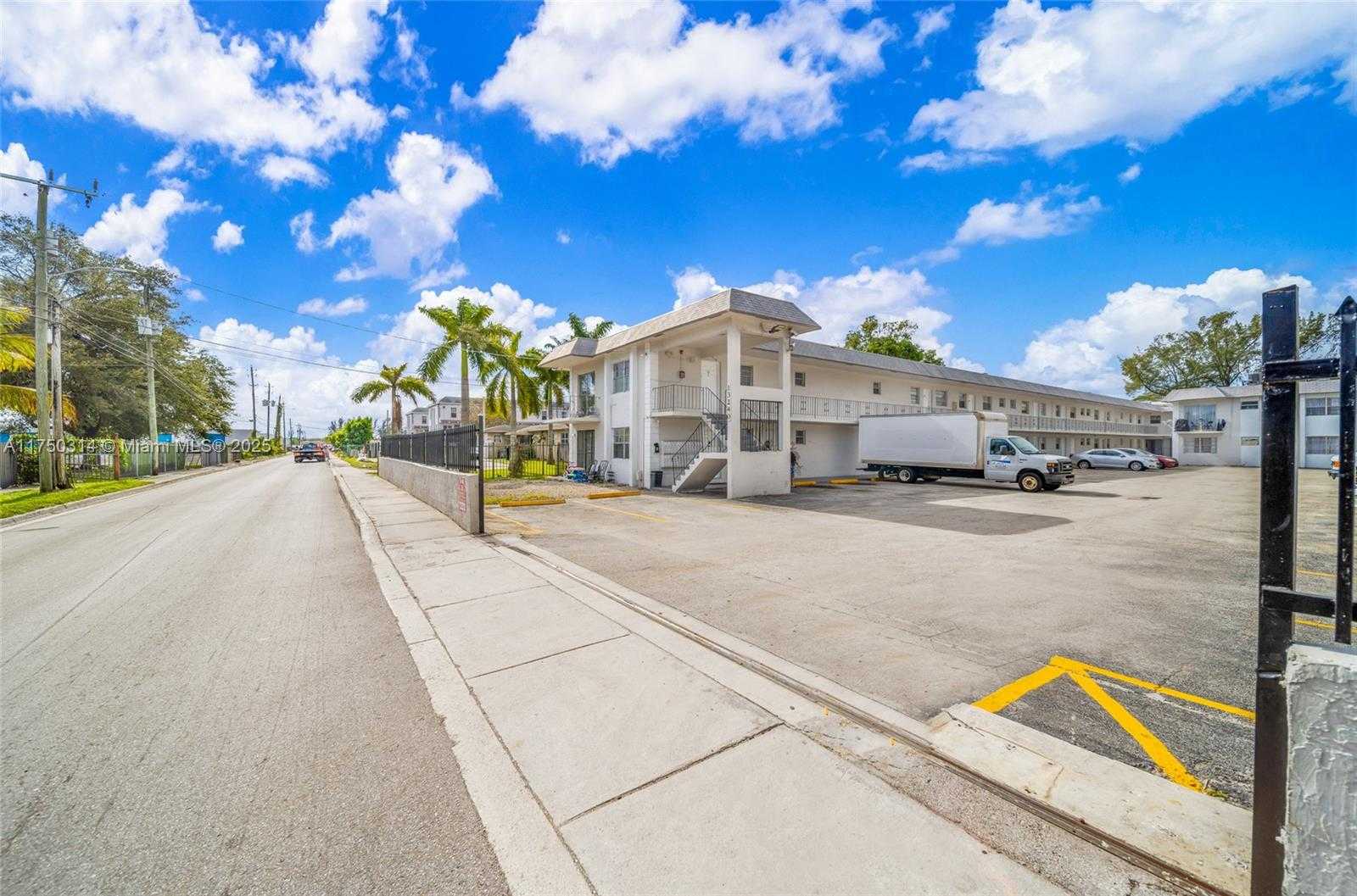 Small Image of 1331 Sharazad Blvd, Opa-locka, FL 33054, USA Number 70
