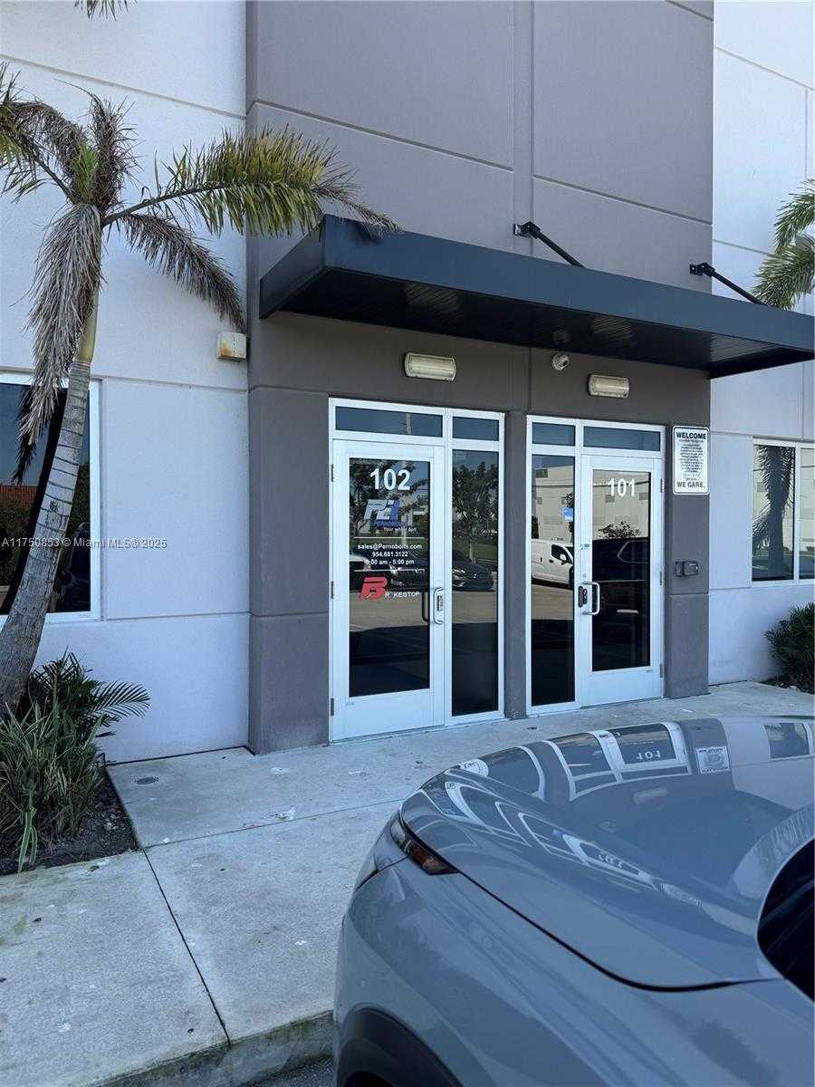 Small Image of 8565 WEST 44TH AVE #102, Hialeah Number 8