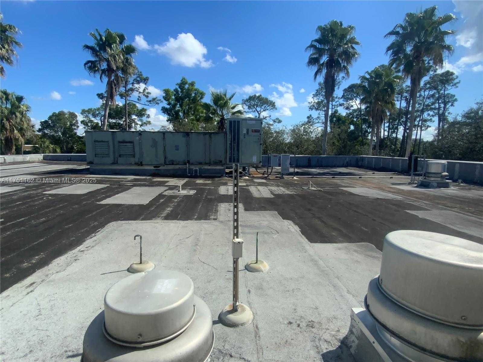 Small Image of 12731 NEW BRITTANY BLVD, Fort Myers Number 11