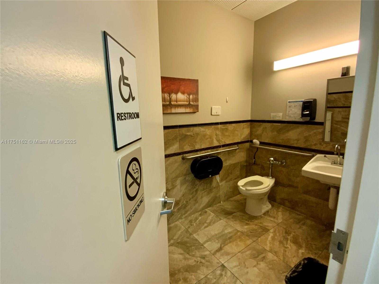 Small Image of 12731 NEW BRITTANY BLVD, Fort Myers Number 19