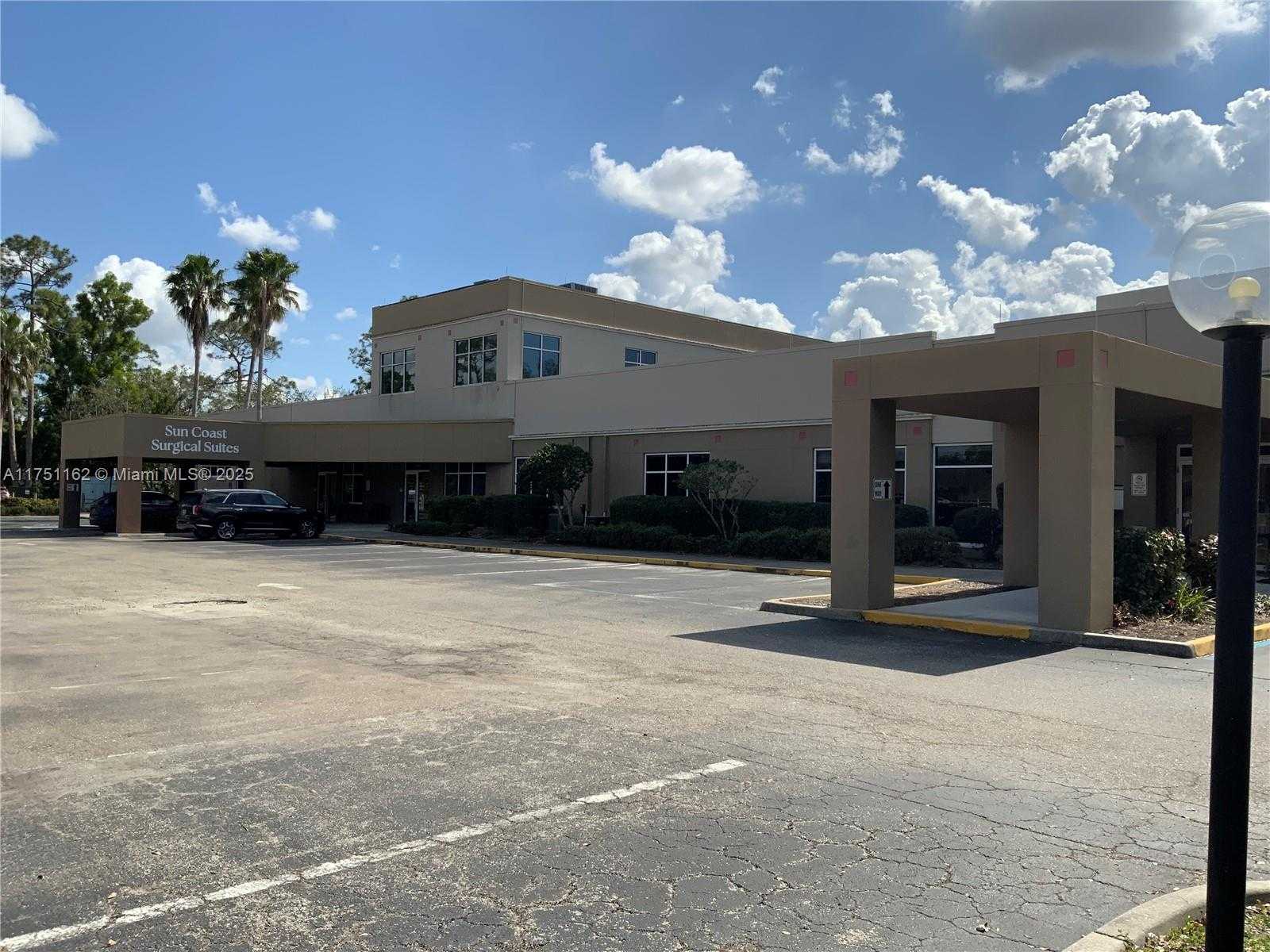 Small Image of 12731 NEW BRITTANY BLVD, Fort Myers Number 3