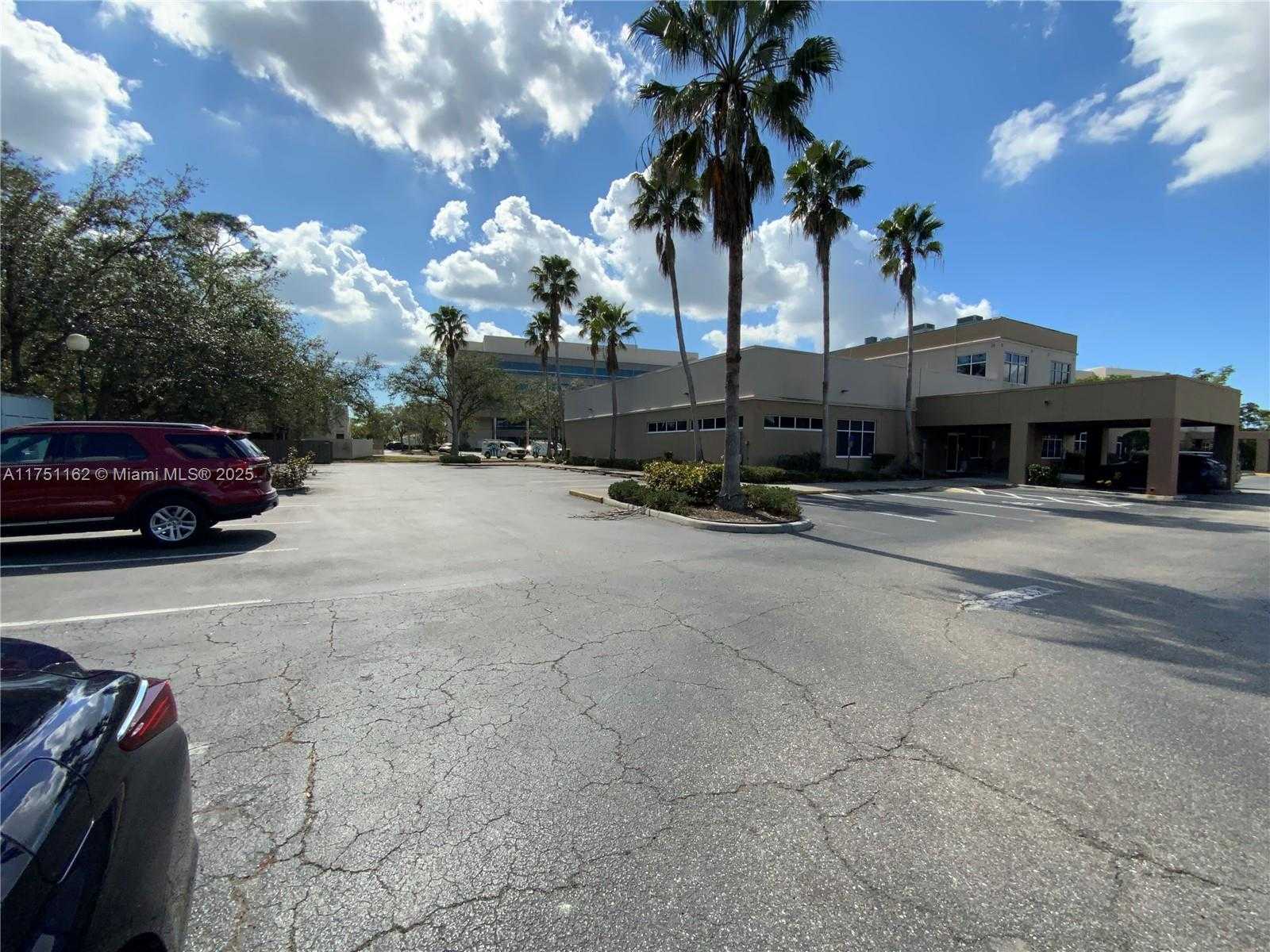 Small Image of 12731 NEW BRITTANY BLVD, Fort Myers Number 4