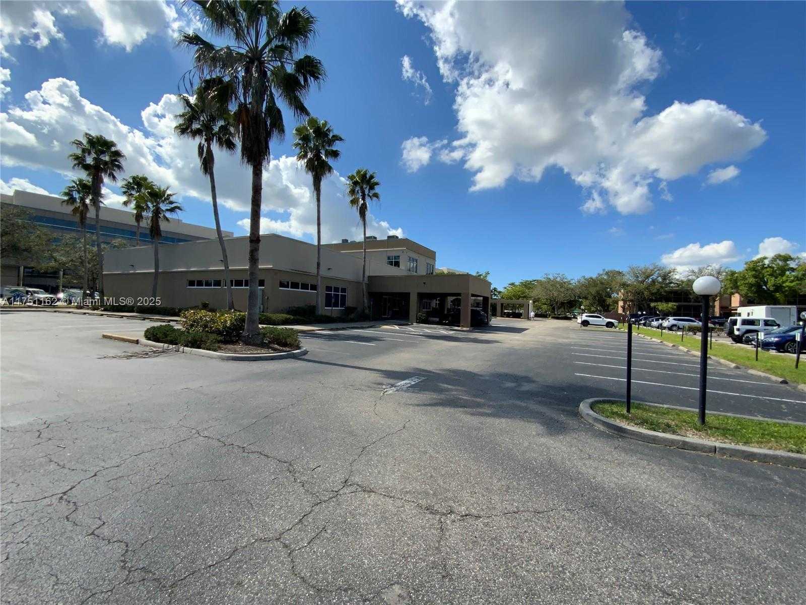 Small Image of 12731 NEW BRITTANY BLVD, Fort Myers Number 5